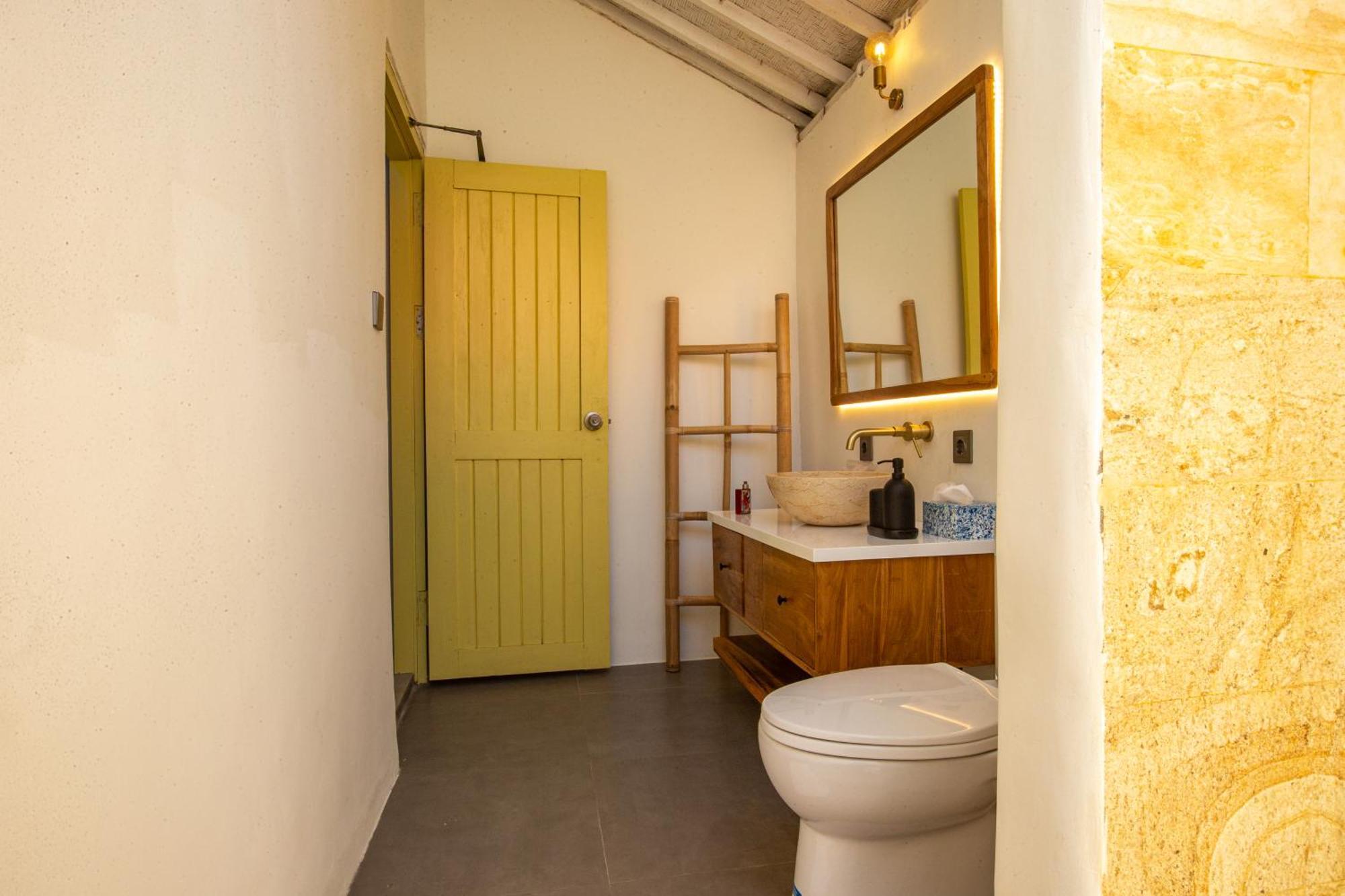 La Roja Bungalows Batununggul Extérieur photo