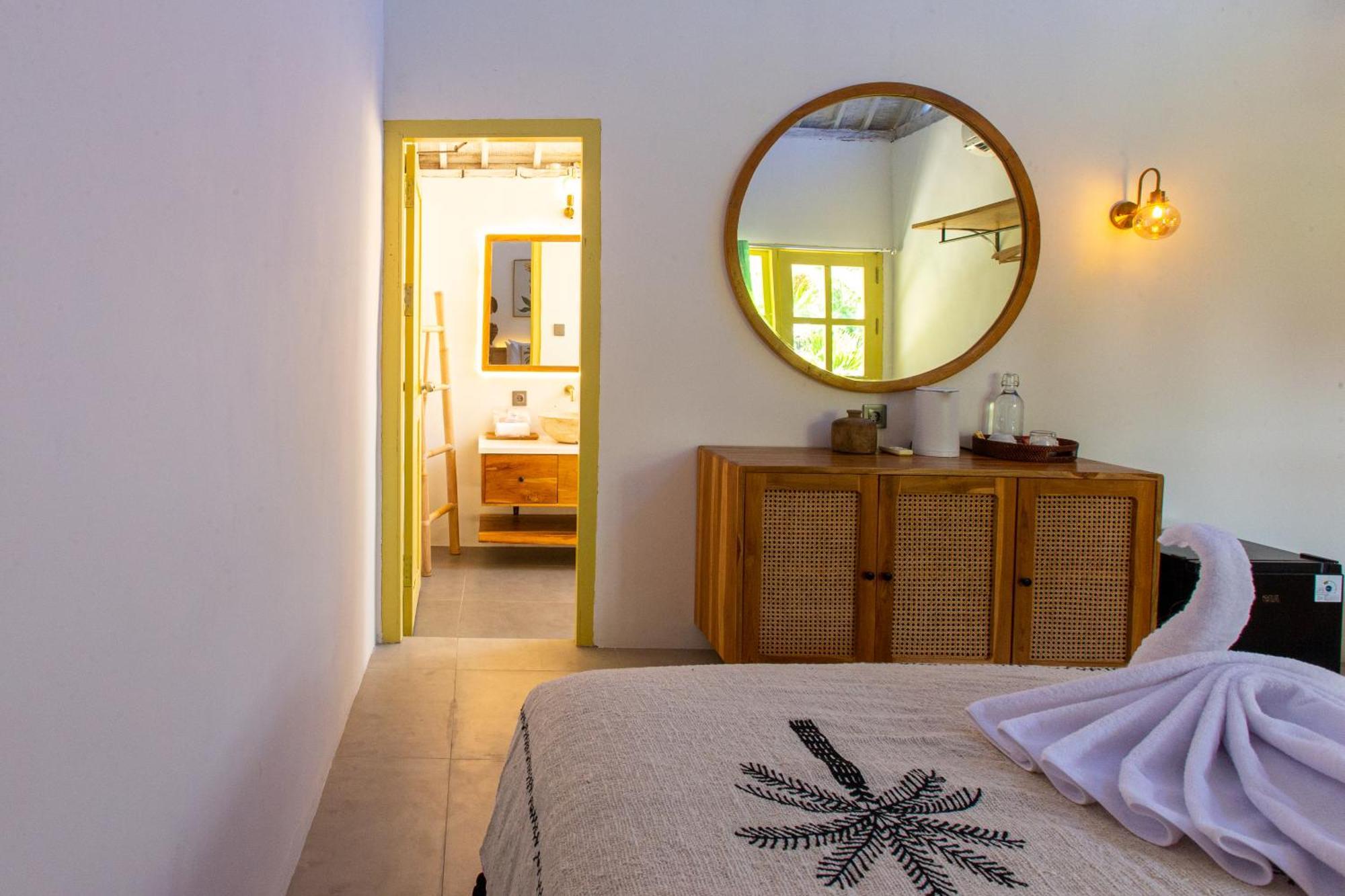 La Roja Bungalows Batununggul Extérieur photo