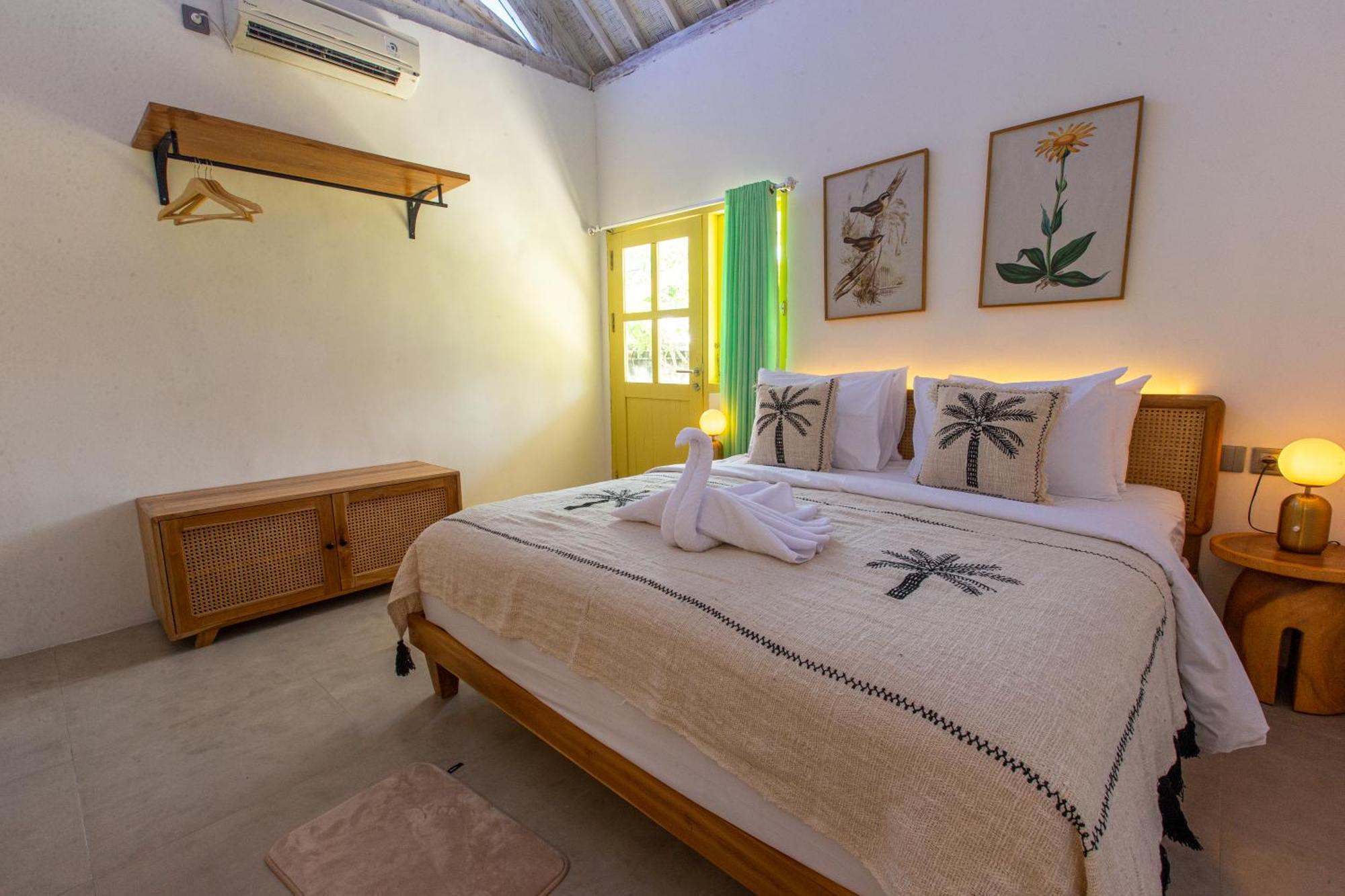 La Roja Bungalows Batununggul Extérieur photo