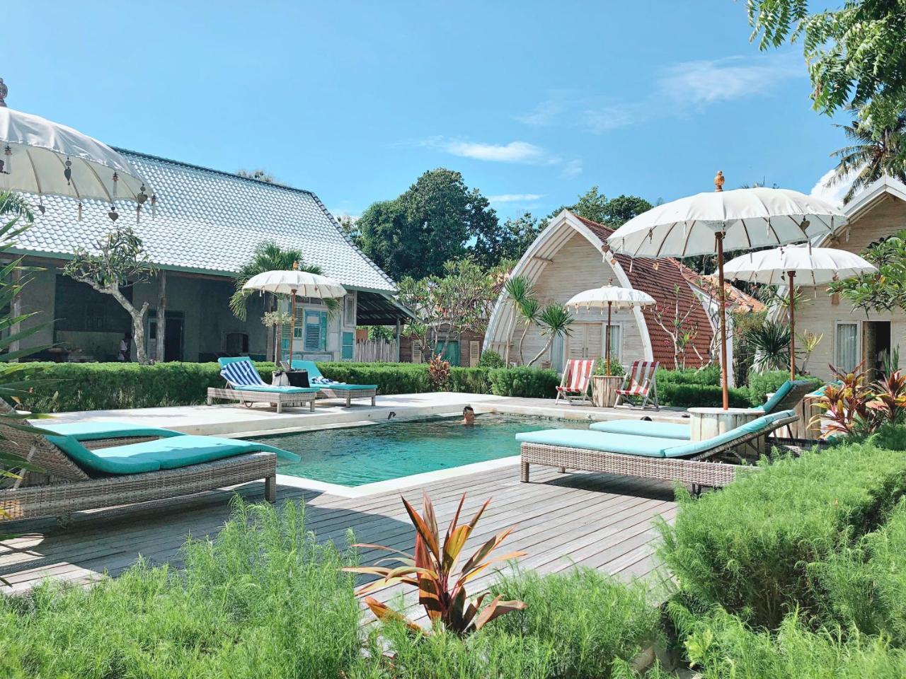 La Roja Bungalows Batununggul Extérieur photo